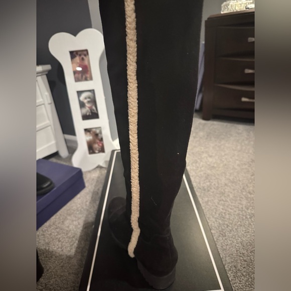 Karl Lagerfeld Black and Cream Over the Knee Boots - Picture 4 of 10